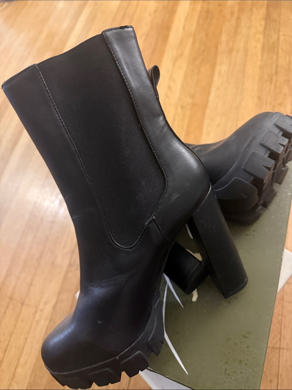 PrettyLittleThing Black Chunky Platform Chelsea Boots